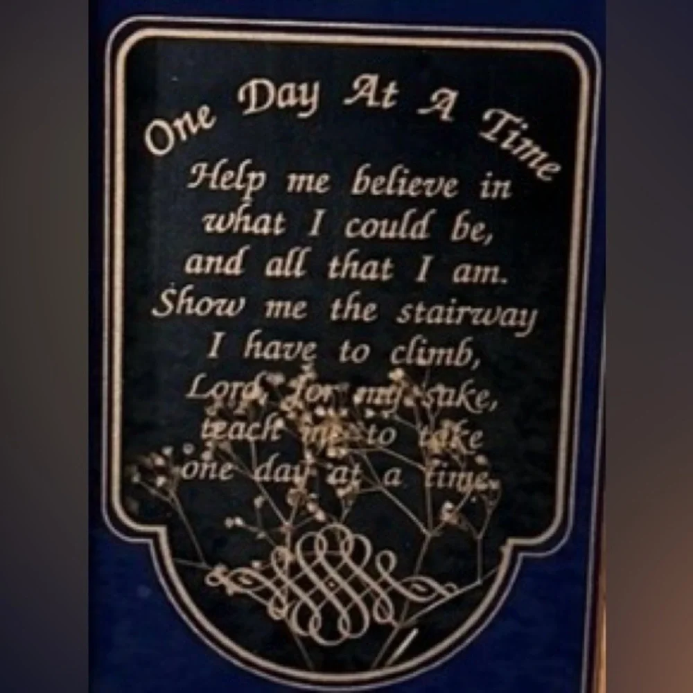 Ingraham Vintage Wood Wall Or Mantle Clock W/Poem.Dark Blue Background.Like New.